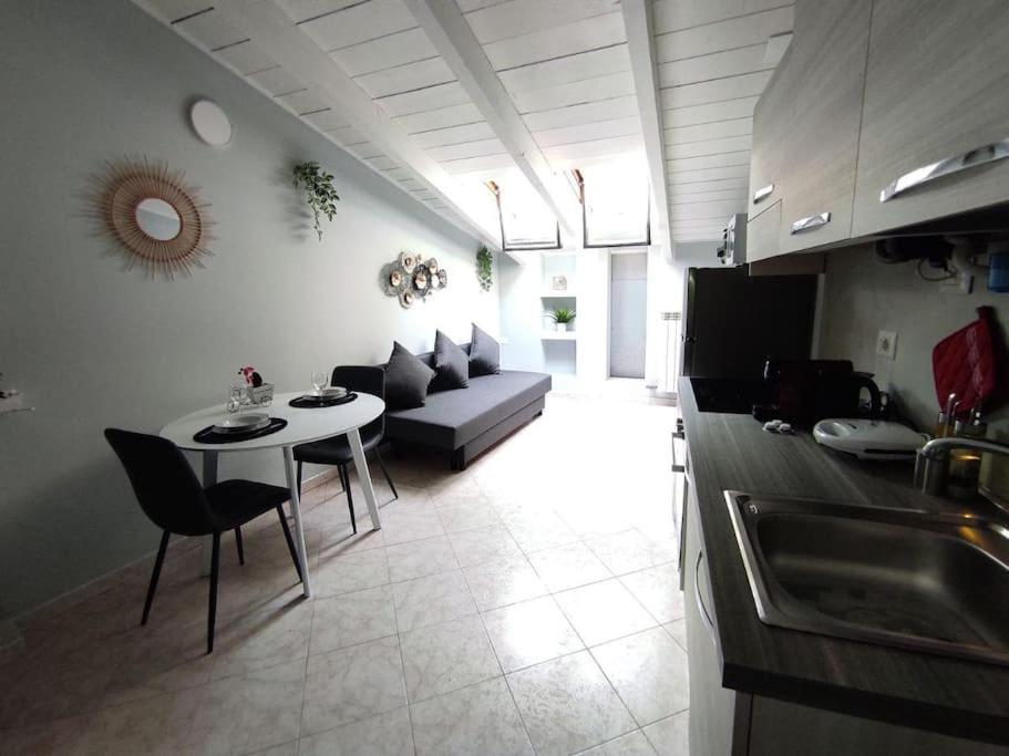 Free Parking Tiny House Wifi Netflix 15 Minuti Dal Duomo Apartment Milan Exterior photo