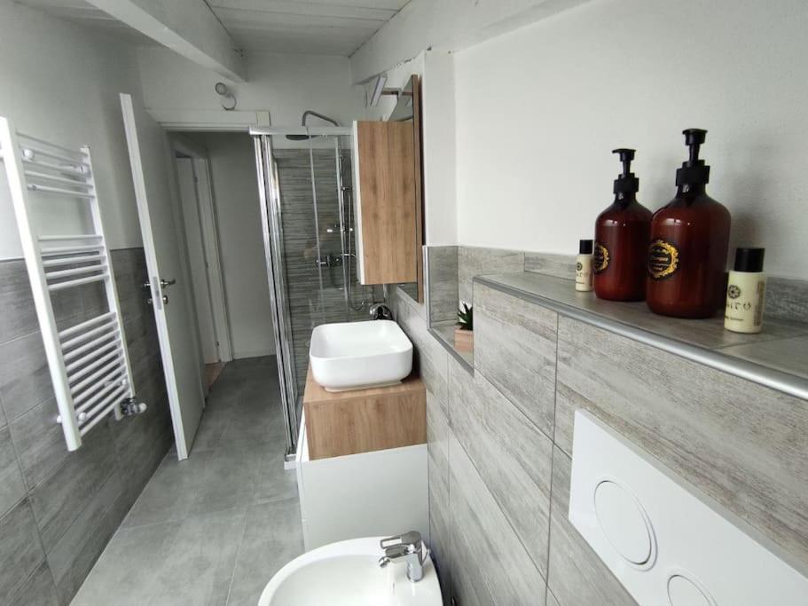 Free Parking Tiny House Wifi Netflix 15 Minuti Dal Duomo Apartment Milan Exterior photo